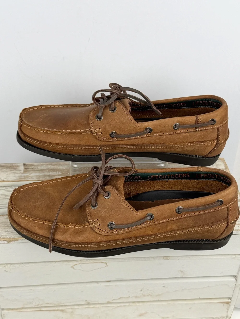 Life Outdoors two-eyelet boat shoe with tan leather laces metal eyelets Sz 10D